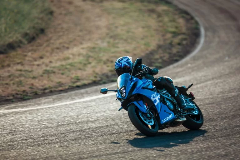 Blauwe GSX-8R.