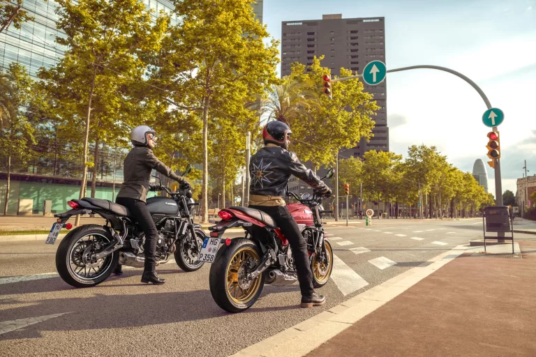 2024-kawasaki-z650-rs-action-2