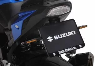 Korte kentekenplaathouder van Suzuki naked bike