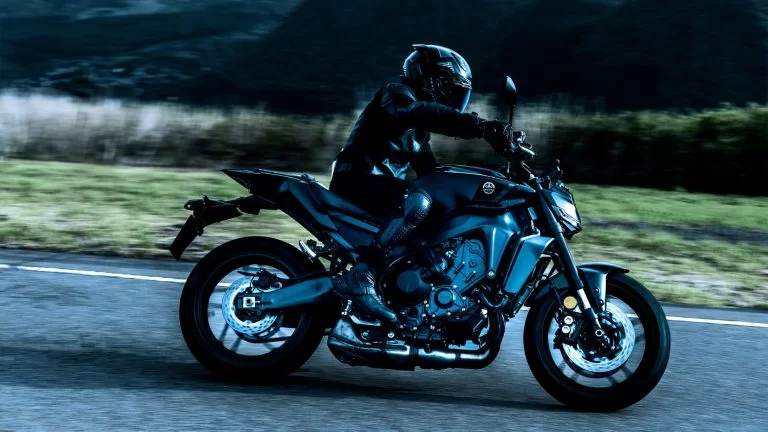 Rjdende Yamaha MT-09 Y-AMT.