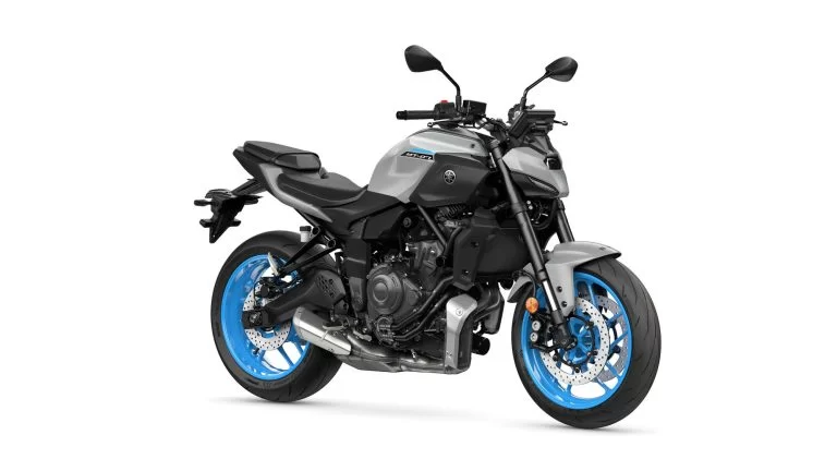 Yamaha MT-07 in een witte studio.