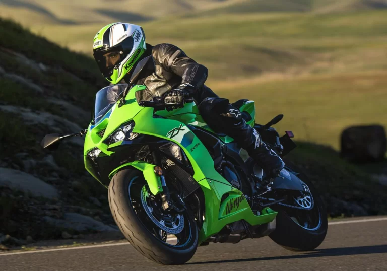 ZX-6R rijdend over het circuit