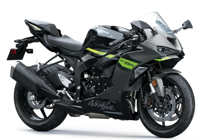 Metallic Matte Graphenesteel Gray / Metallic Spark Black / Lime Green in een witte studio
