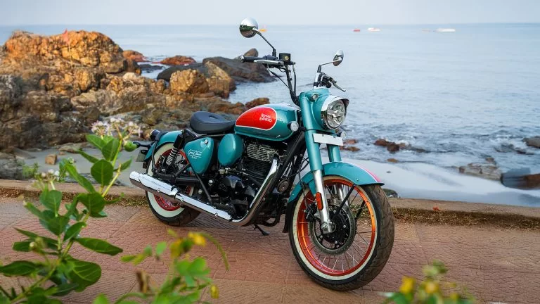 Goan classic bij het water