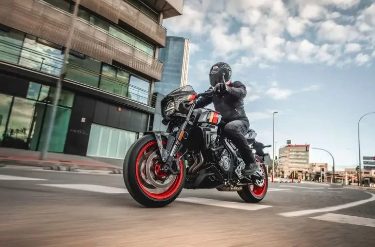 rijdende GSX-8TT