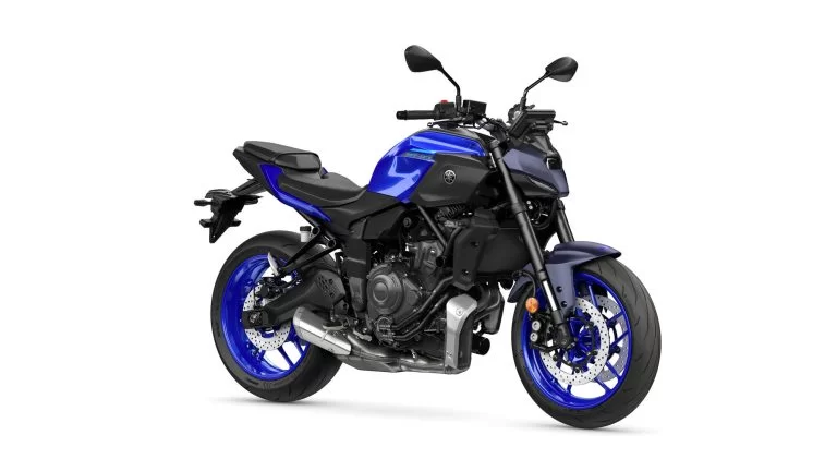 Yamaha MT-07 in een witte studio.